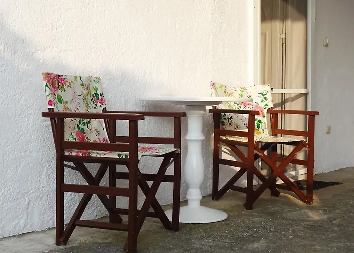 Nadia's House 1 أفانتو